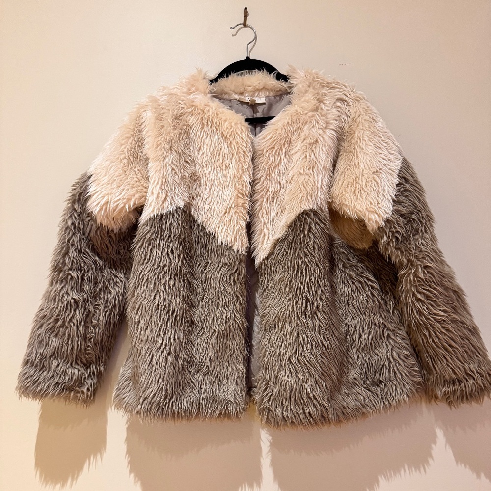 Faux fur jacket - Picture 1 of 2